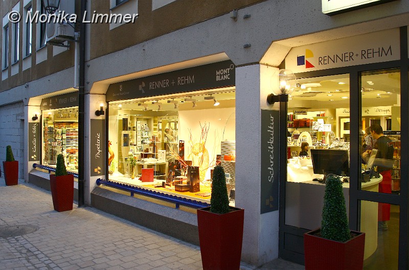 Neueroeffnung Renner u. Rehm_2010.JPG